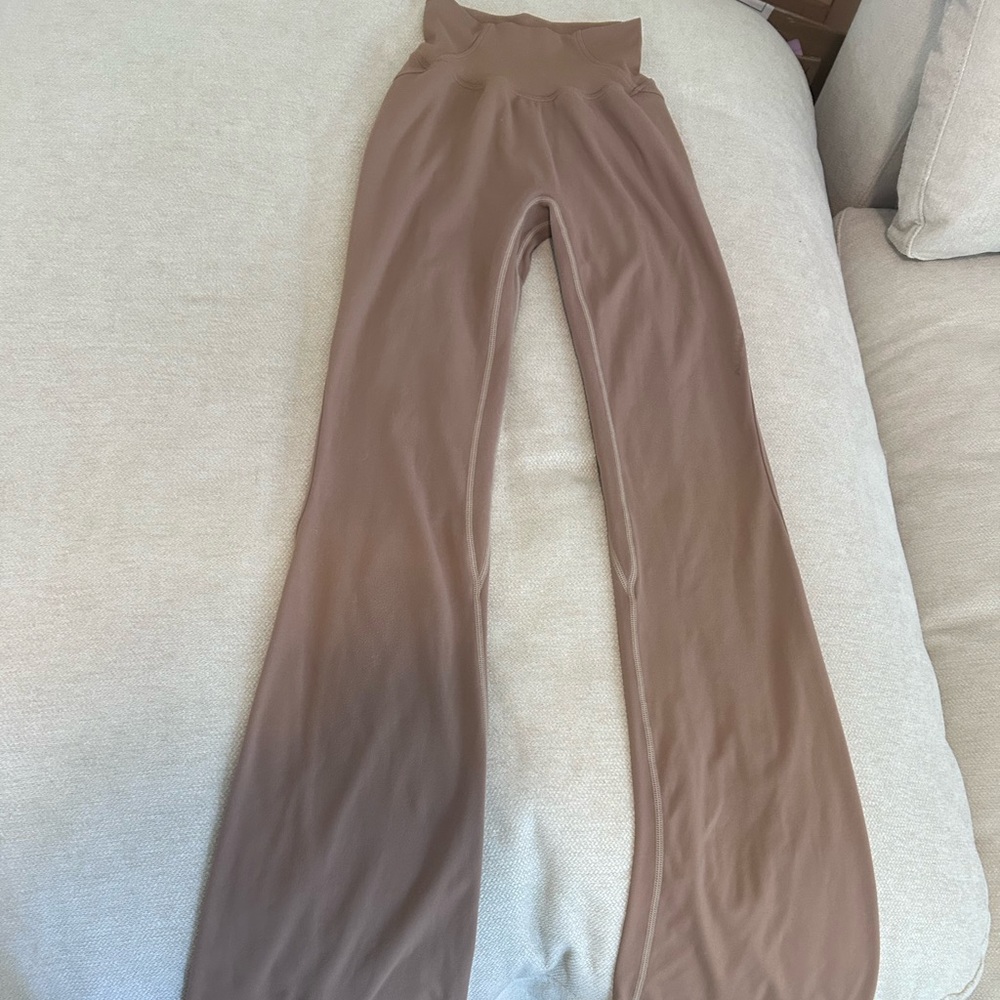 Alphalete Aura flare Leggings